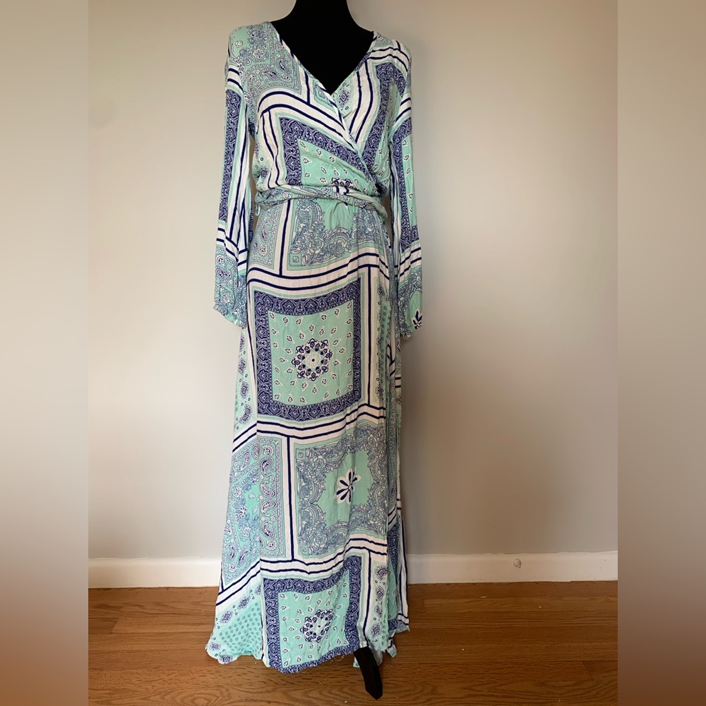 Olivaceous long sleeved women’s maxi dress size medium